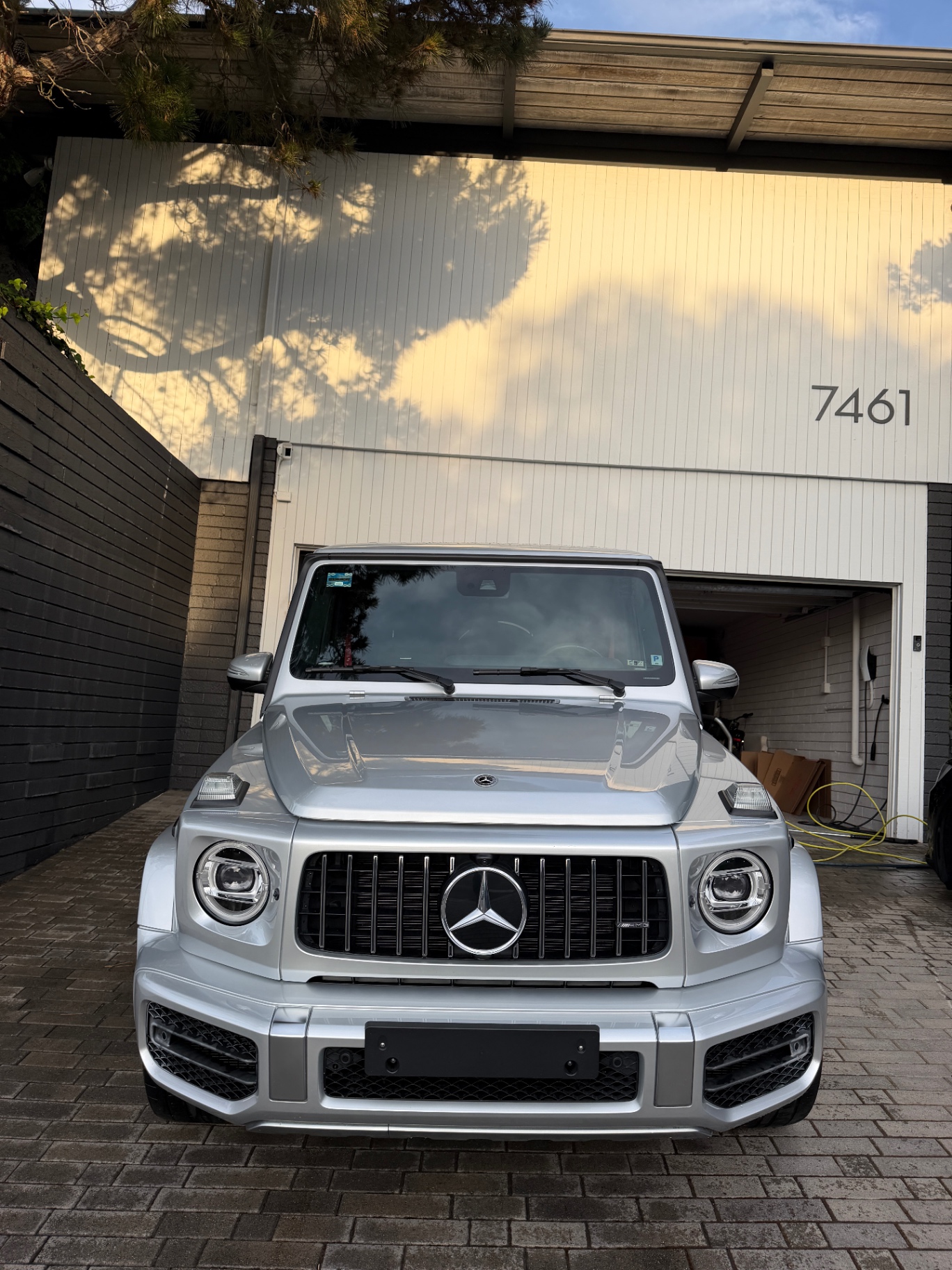 Mercedes G63 AMG — Silver Front