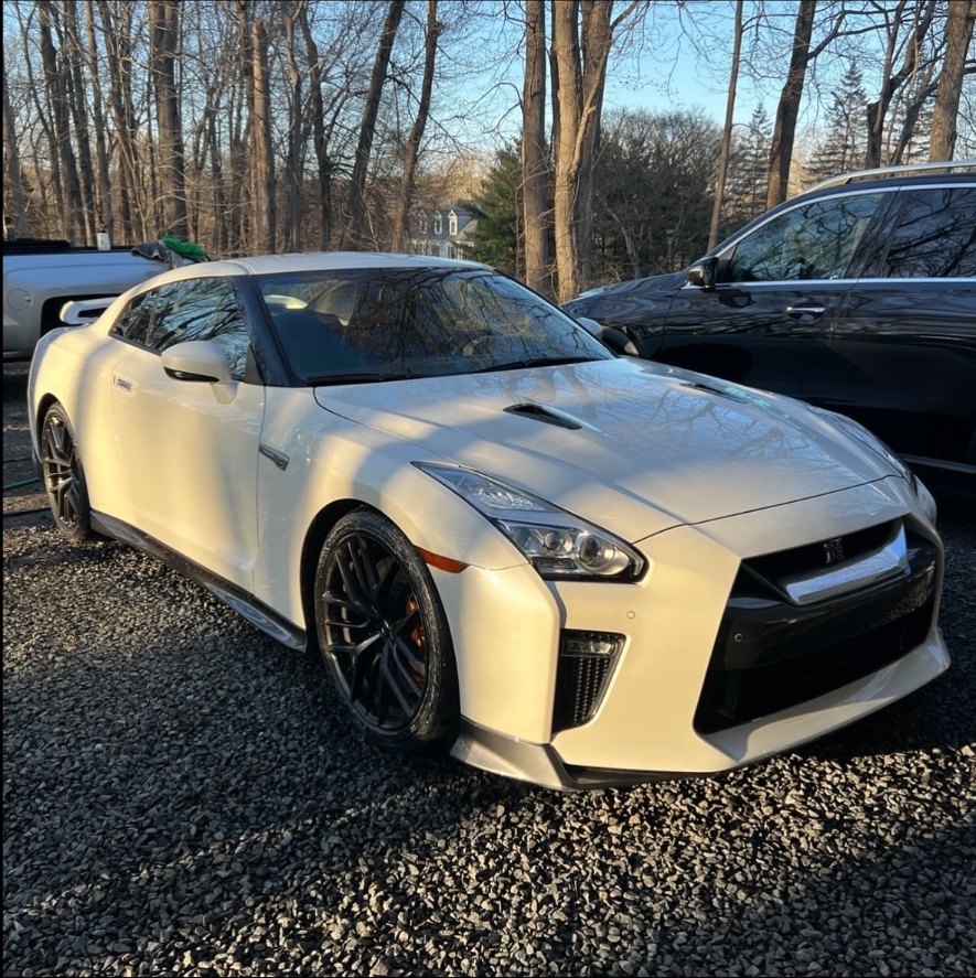 Nissan GT-R — Exterior Detail