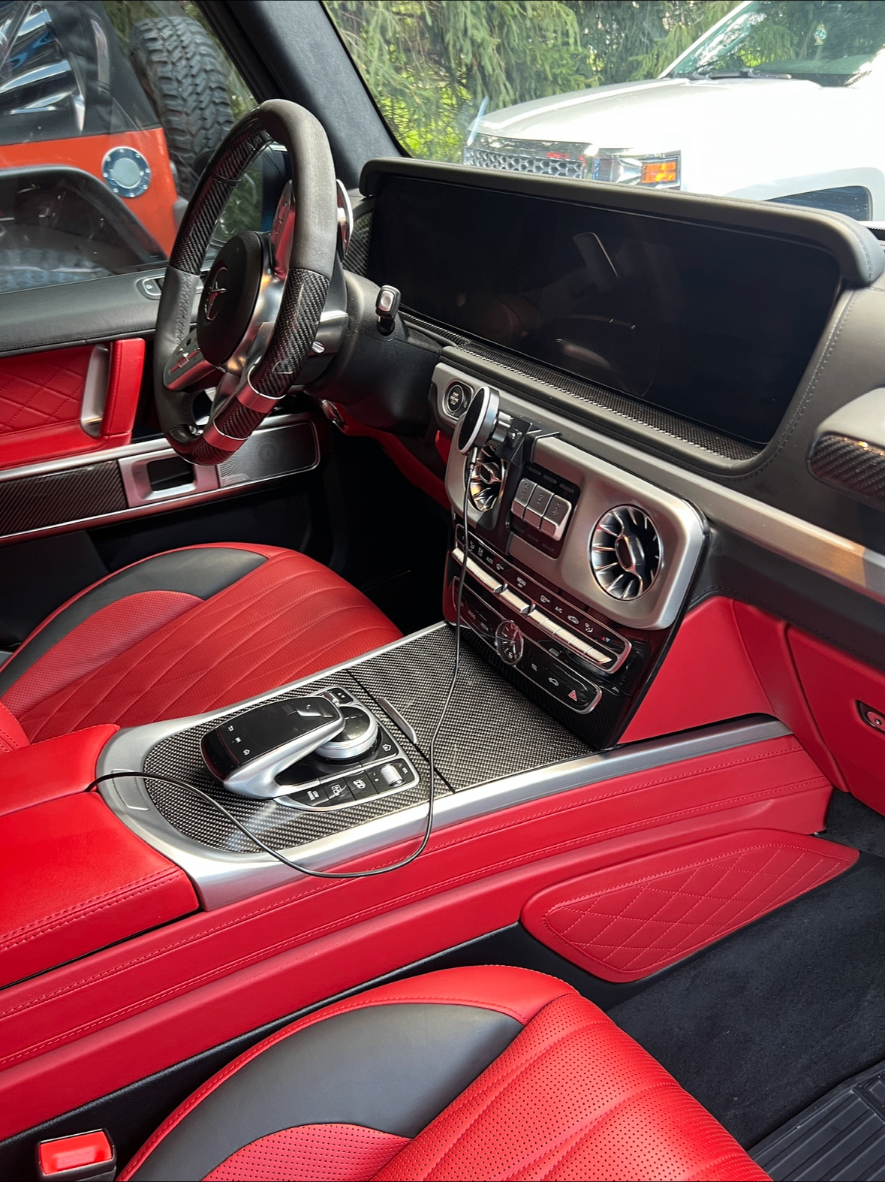Mercedes G63 AMG — Interior Detail