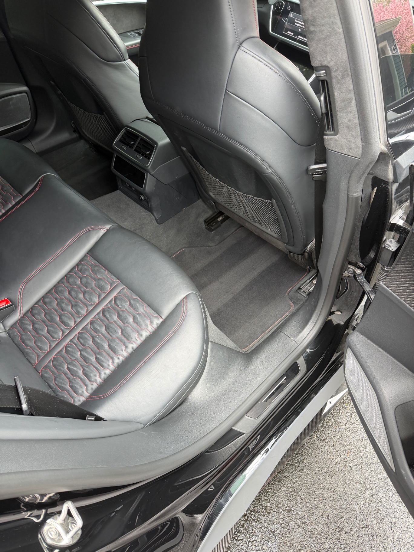 Full Mobile Interior Detail — rear